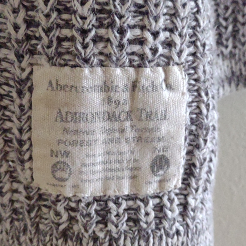 ABERCROMBIE AND FITCH Sweater - Picture 3 of 5